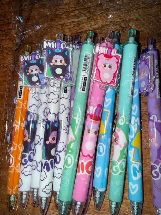 Other - 13 Migo Gel Pens